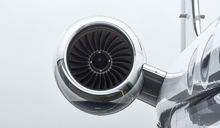 Airplane engine
