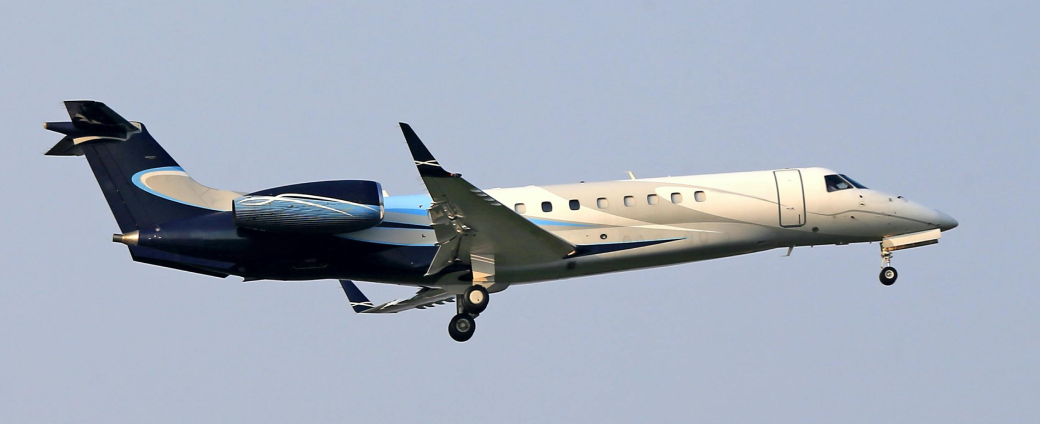 An in-flight business jet used in business aviation and MRO maintenance